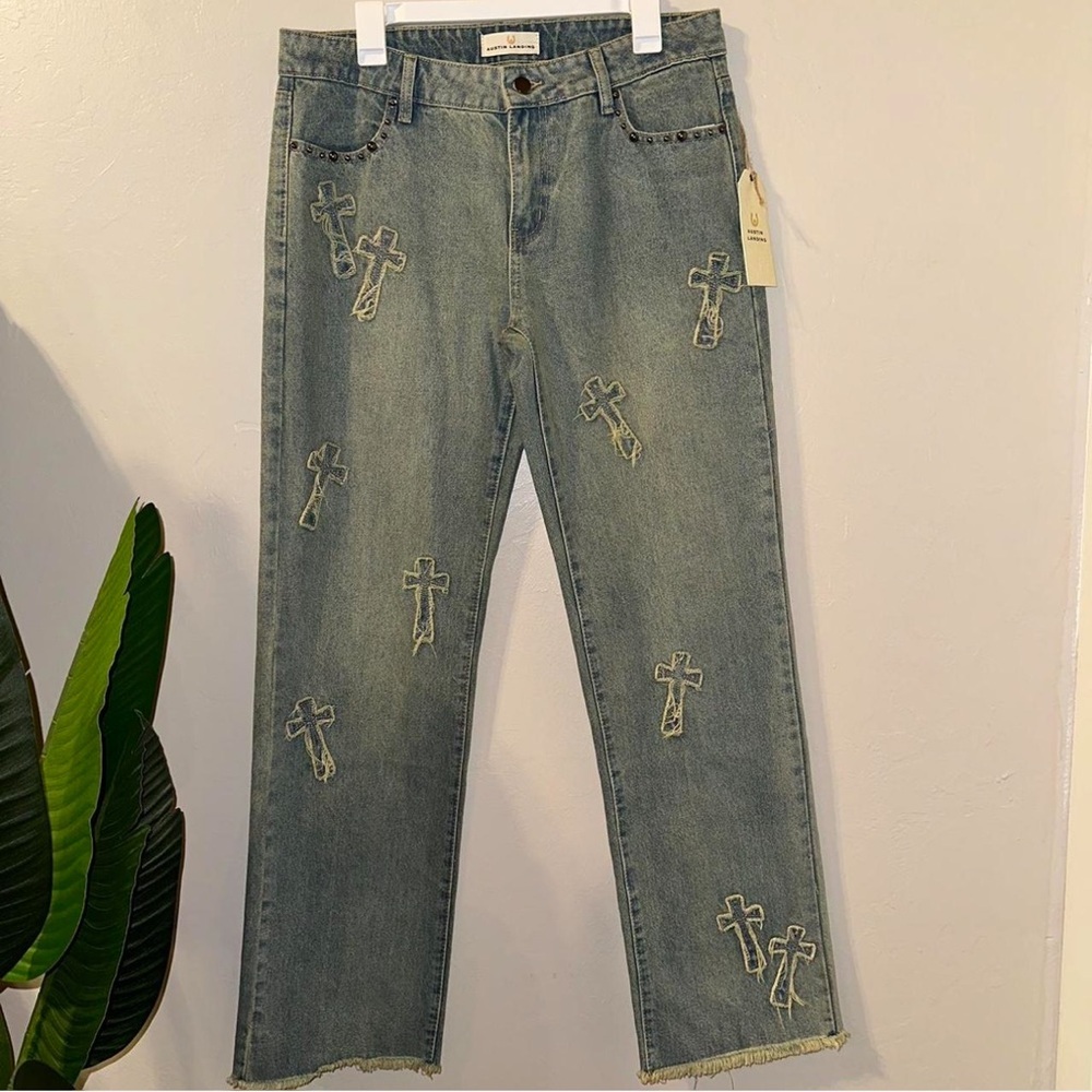 Austin Landing Denim Jeans
Size 11/30
Brand New with Tags